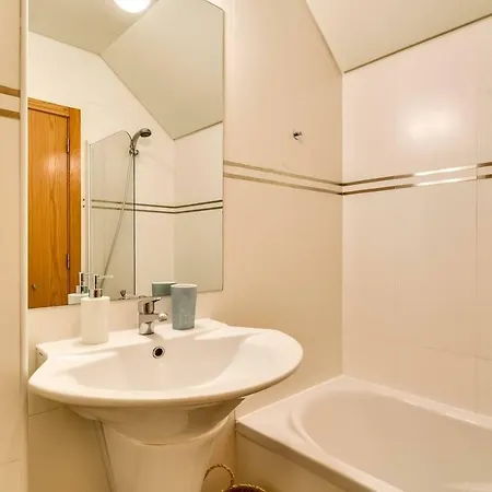 דירה Stylish & Cosy 2bed Duplex In Alcantara
