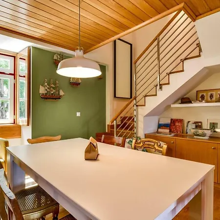 아파트 Stylish & Cosy 2bed Duplex In Alcantara 리스본